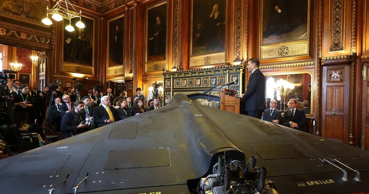 Puing Drone Iran Shahed-136 Dipamerkan di Parlemen Inggris