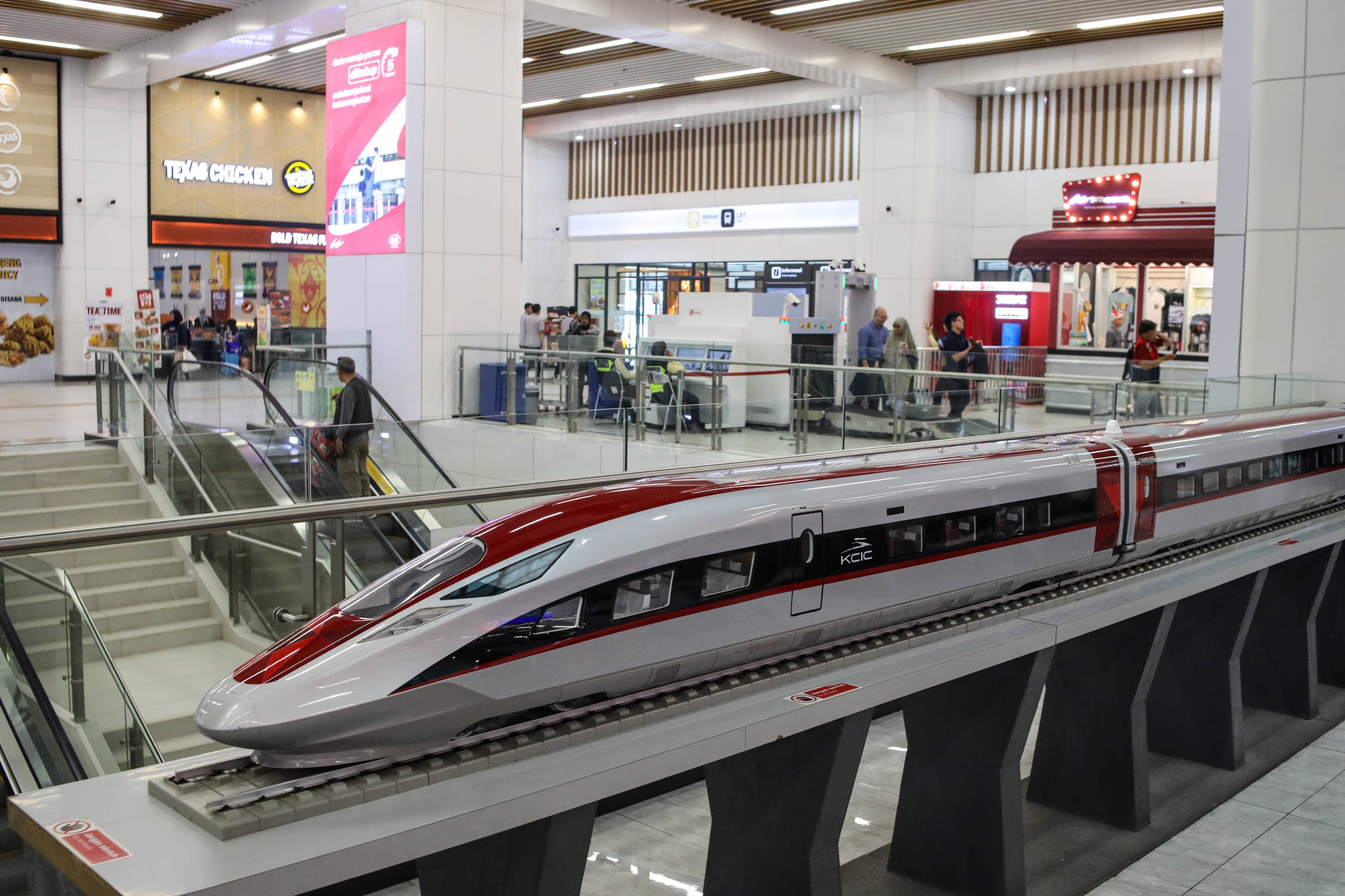 KPK Dalami Dugaan Korupsi Proyek Kereta Cepat Whoosh, Fokus pada Pengadaan Lahan