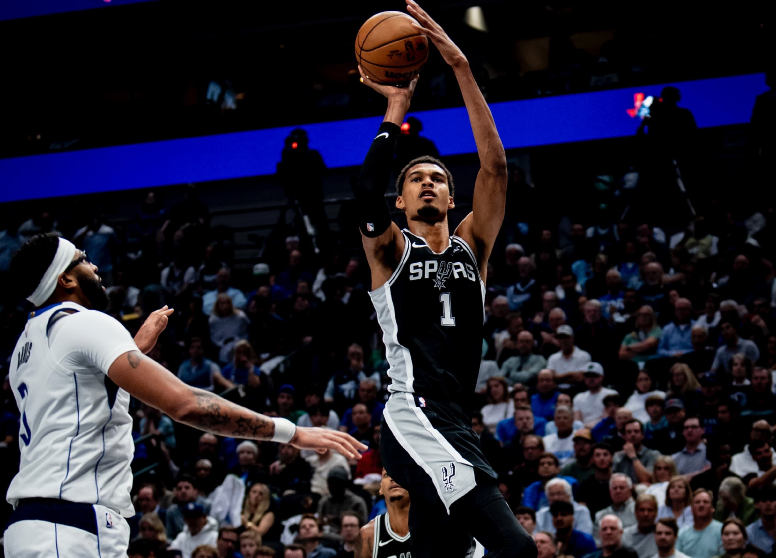 NBA Hari Ini: Victor Wembanyama Bawa Spurs Permalukan Mavericks, Gagalkan Debut Cooper Flagg
