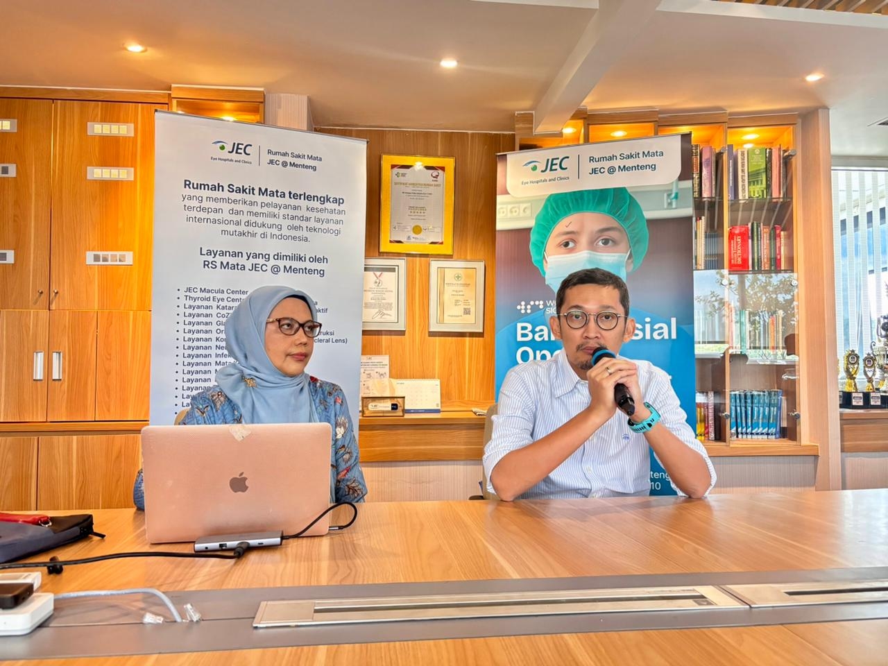JEC Gelar Operasi Gratis bagi Penyandang Mata Juling di Hari Penglihatan Sedunia 2025