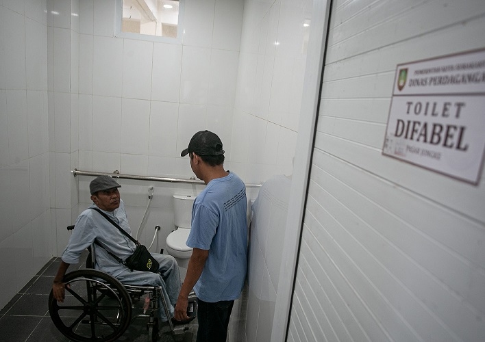 6 Cara Efektif Menghilangkan Bau Toilet secara Alami dan Tahan Lama