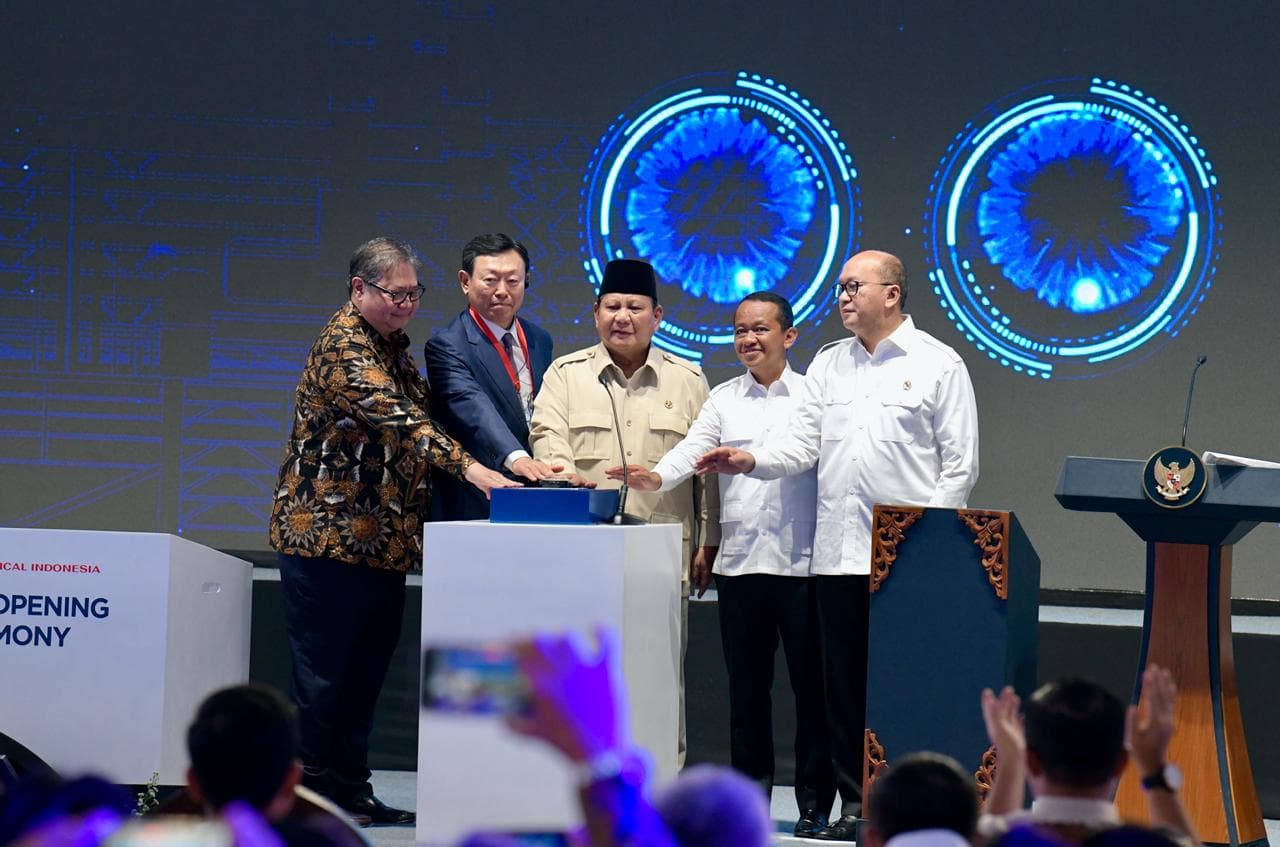 Presiden Prabowo Resmikan Pabrik Petrokimia Terbesar di Asia Tenggara