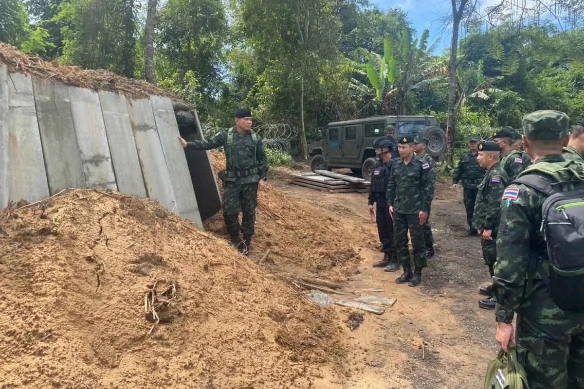 Tentara Thailand Bangun Parit Pertahanan di Perbatasan Kamboja Usai Serangan Drone