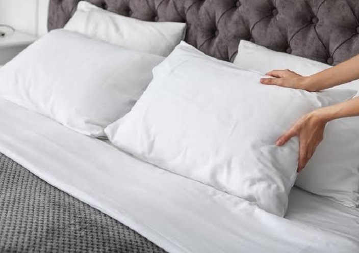 Tanpa Khawatir Rusak, Begini Cara Mencuci Bantal dengan Mesin Cuci