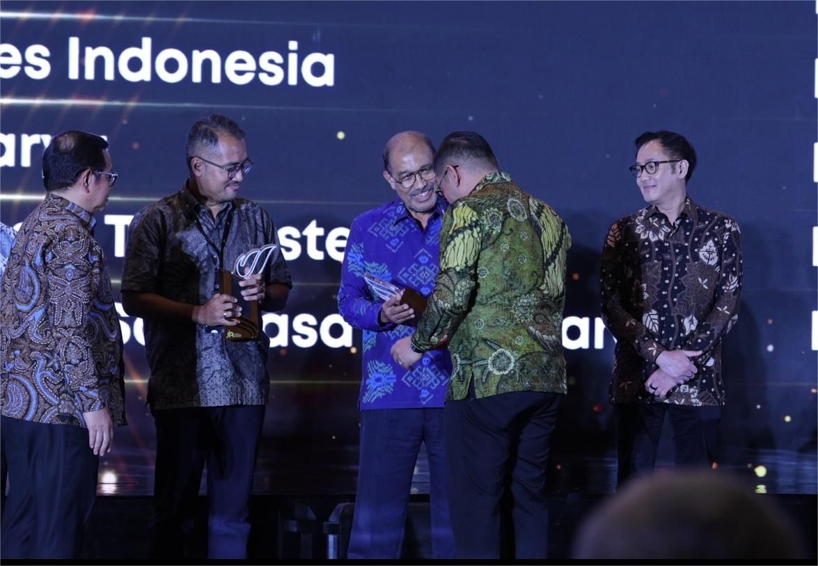 Nono Sampono dan Makna Penghargaan yang Tak Sekadar Plakat