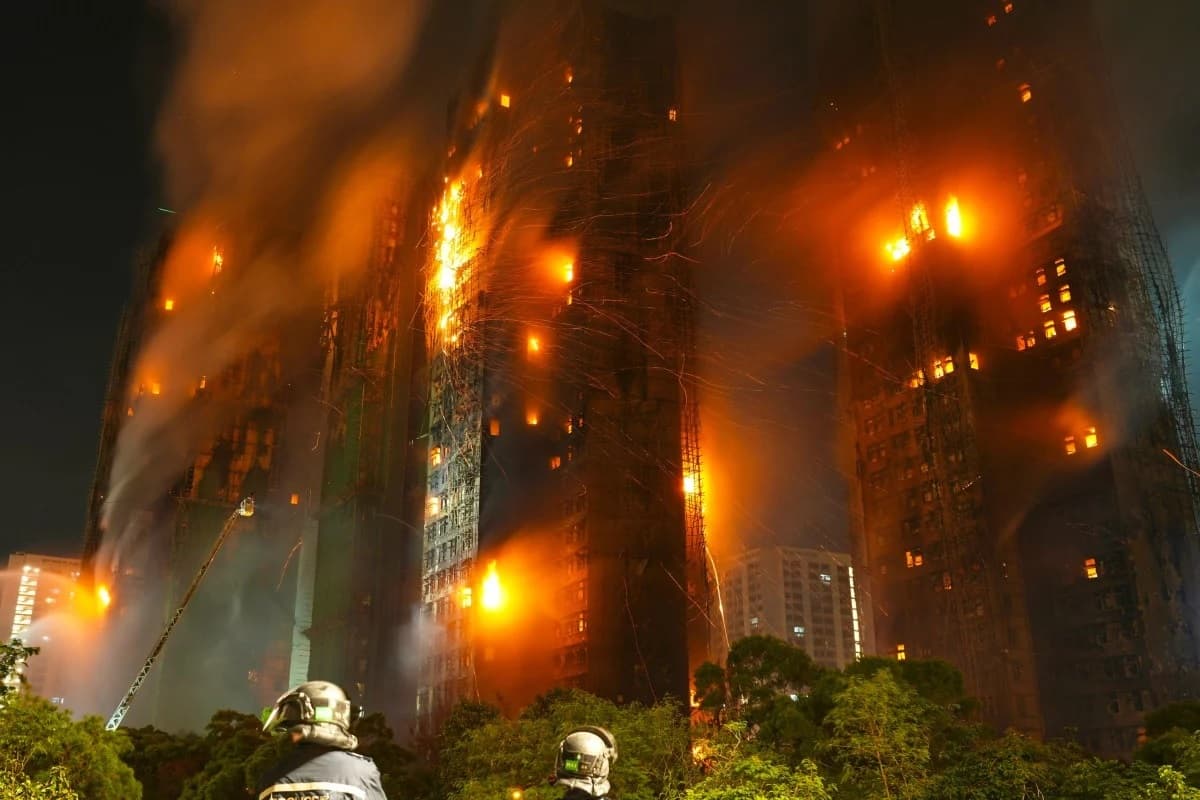 Kebakaran Hebat di Hong Kong: 44 Tewas dan 279 Orang Masih Hilang