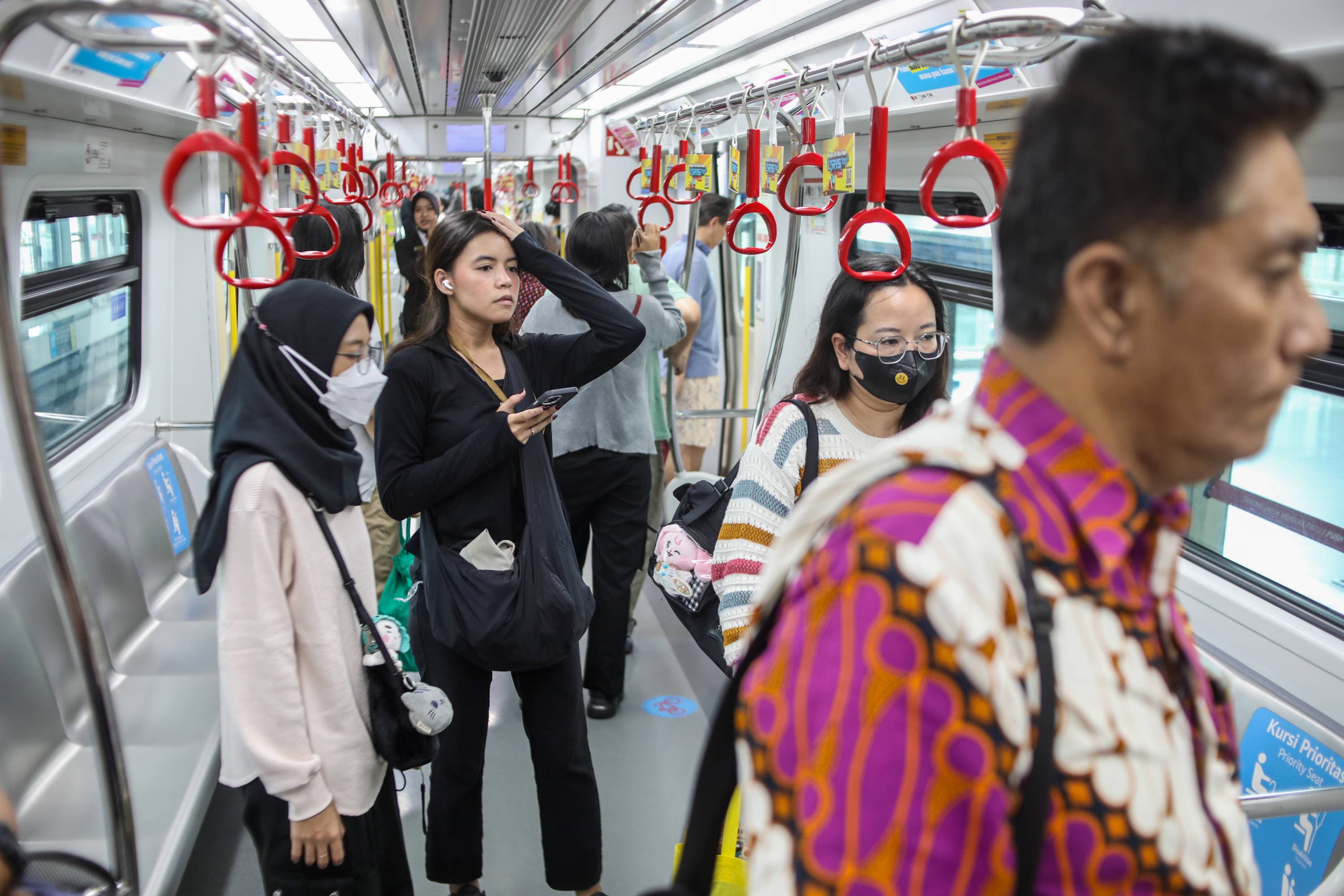 Malam Tahun Baru, LRT Jakarta Beroperasi hingga Pukul 02.00 WIB
