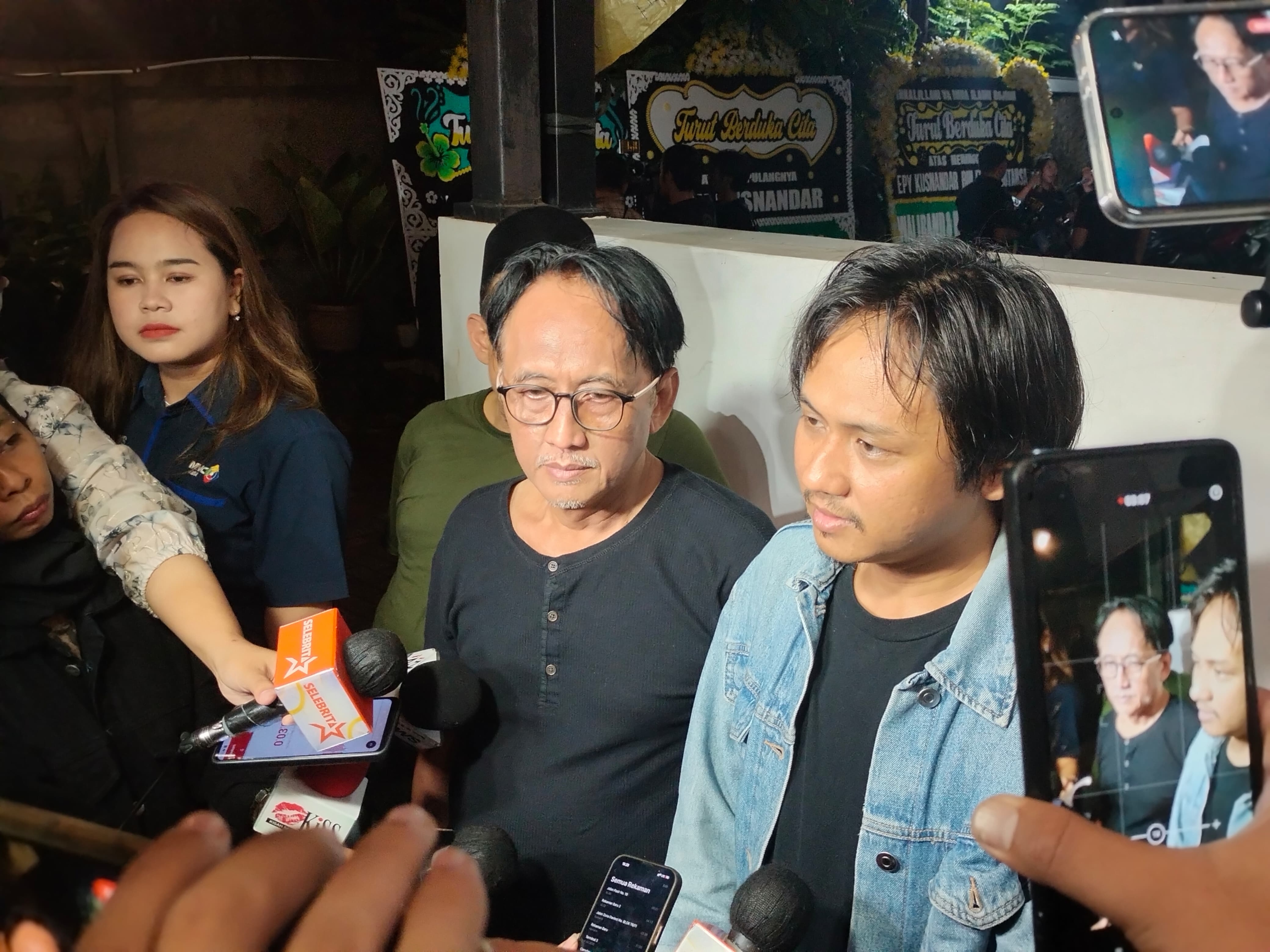 Putra Epy Kusnandar Kecewa Privasi Ibunya Terganggu: Tolong Hormati Suasana Duka