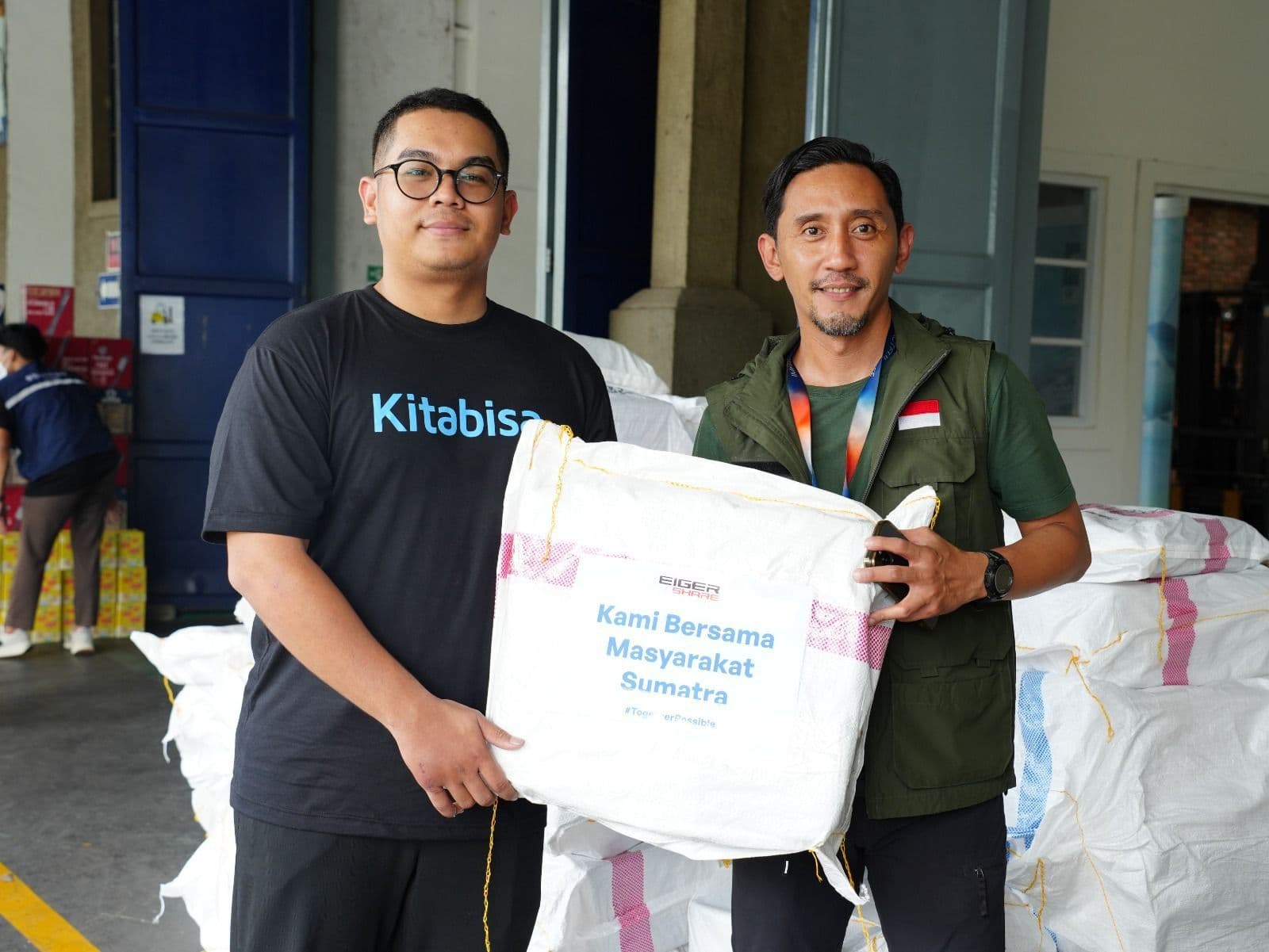 Hampir Satu Juta Warga Mengungsi, EIGER Distribusikan Bantuan ke Wilayah Banjir Sumatra