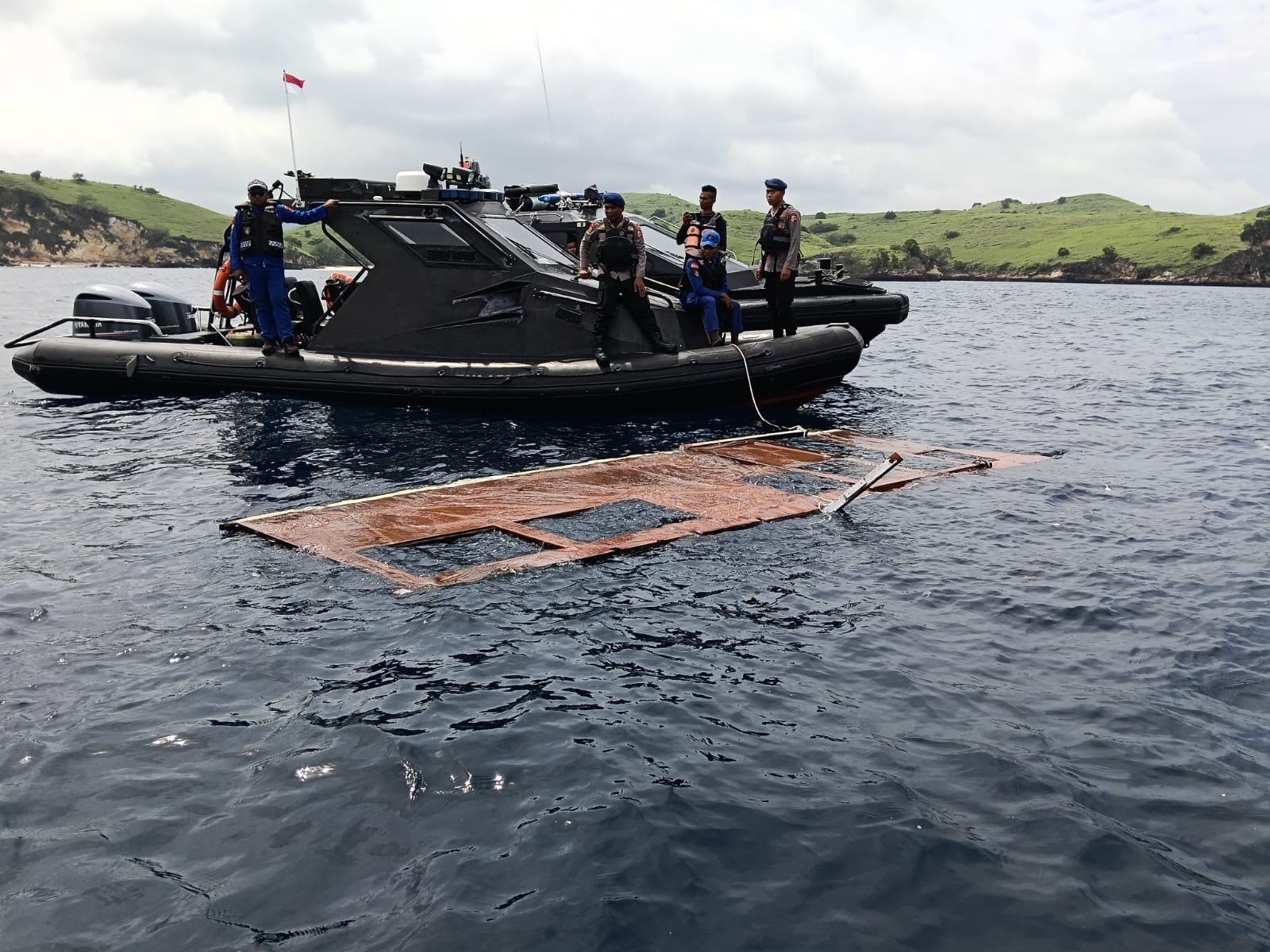 Kapal Phinisi Tenggelam di Labuan Bajo, Empat WN Spanyol Masih dalam Pencarian