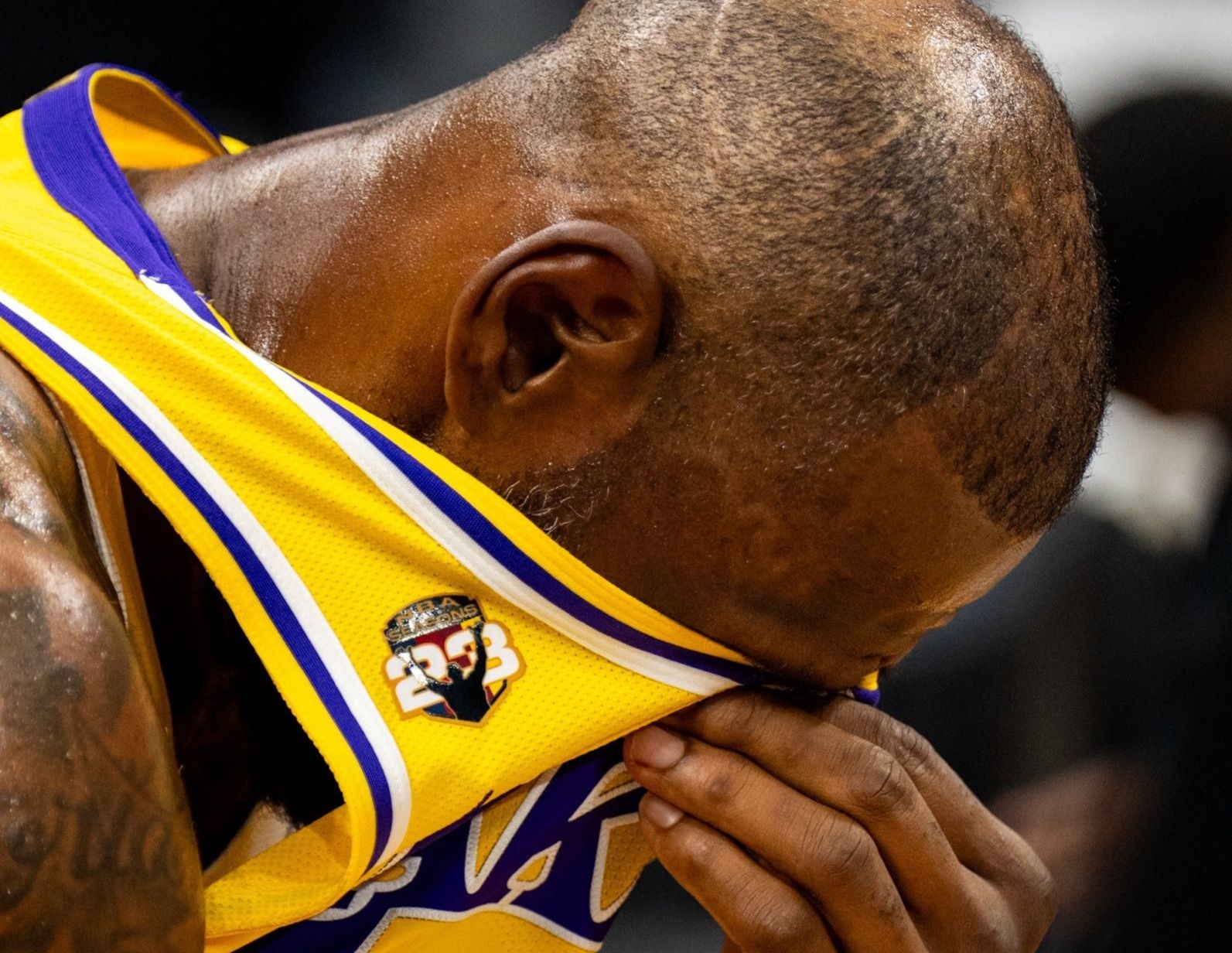 NBA Hari Ini: Kepulangan Emosional LeBron James ke Cleveland Berujung Kekalahan Telak Lakers