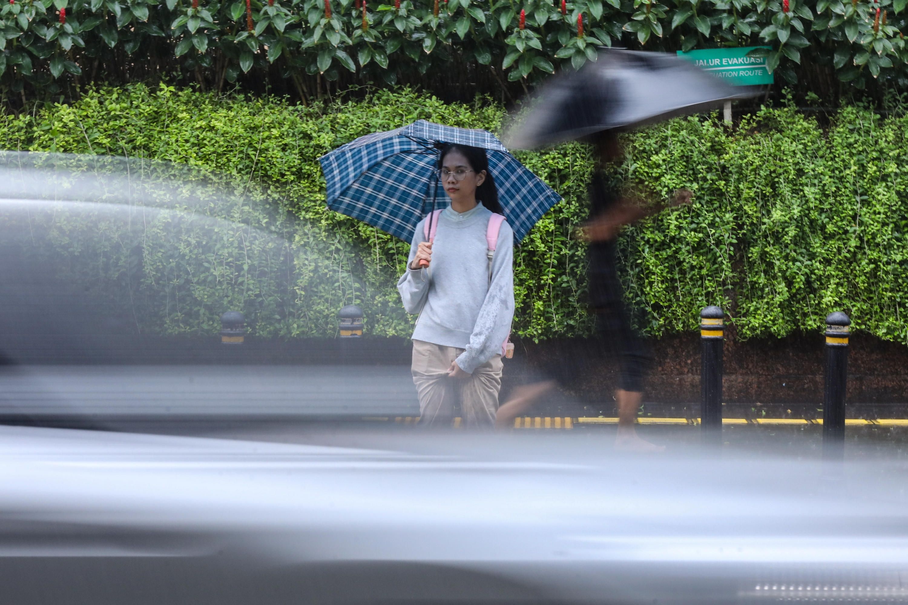 Operasi Modifikasi Cuaca, Sebanyak 3,2 Ton Natrium Klorida Disemai di Langit Jakarta