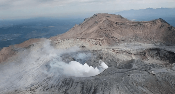 Helikopter Wisata Hilang di Gunung Api Paling Aktif di Jepang