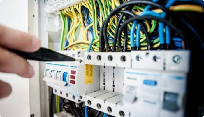 Penjualan Listrik PLN Tembus 317,69 TWh, Tumbuh 3,75% di 2025