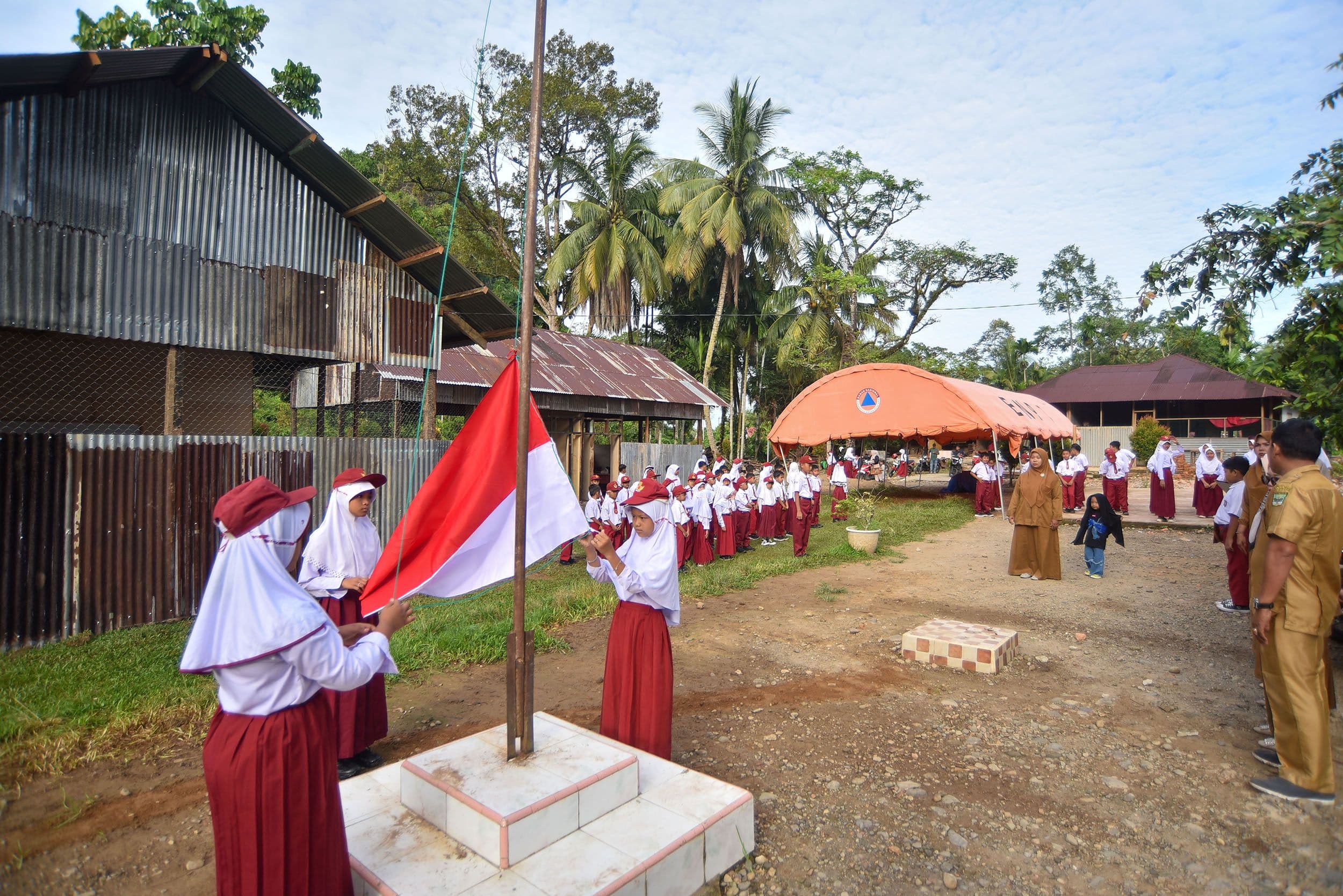 DPR Kawal Anggaran Rp4 Triliun untuk Pemulihan Fasilitas Pendidikan di Sumatera