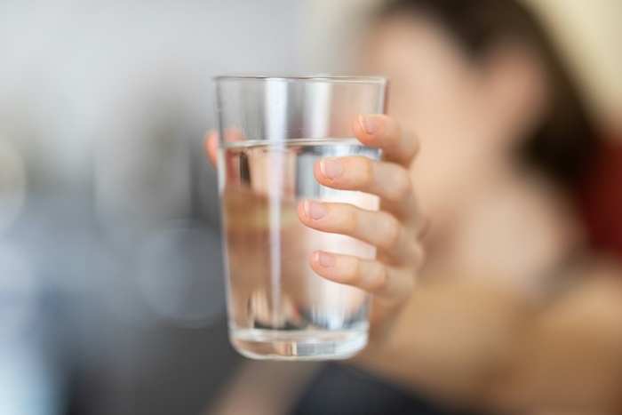 Jarang Minum Air setelah Bangun Tidur? Ini 6 Dampak yang Bisa Terjadi